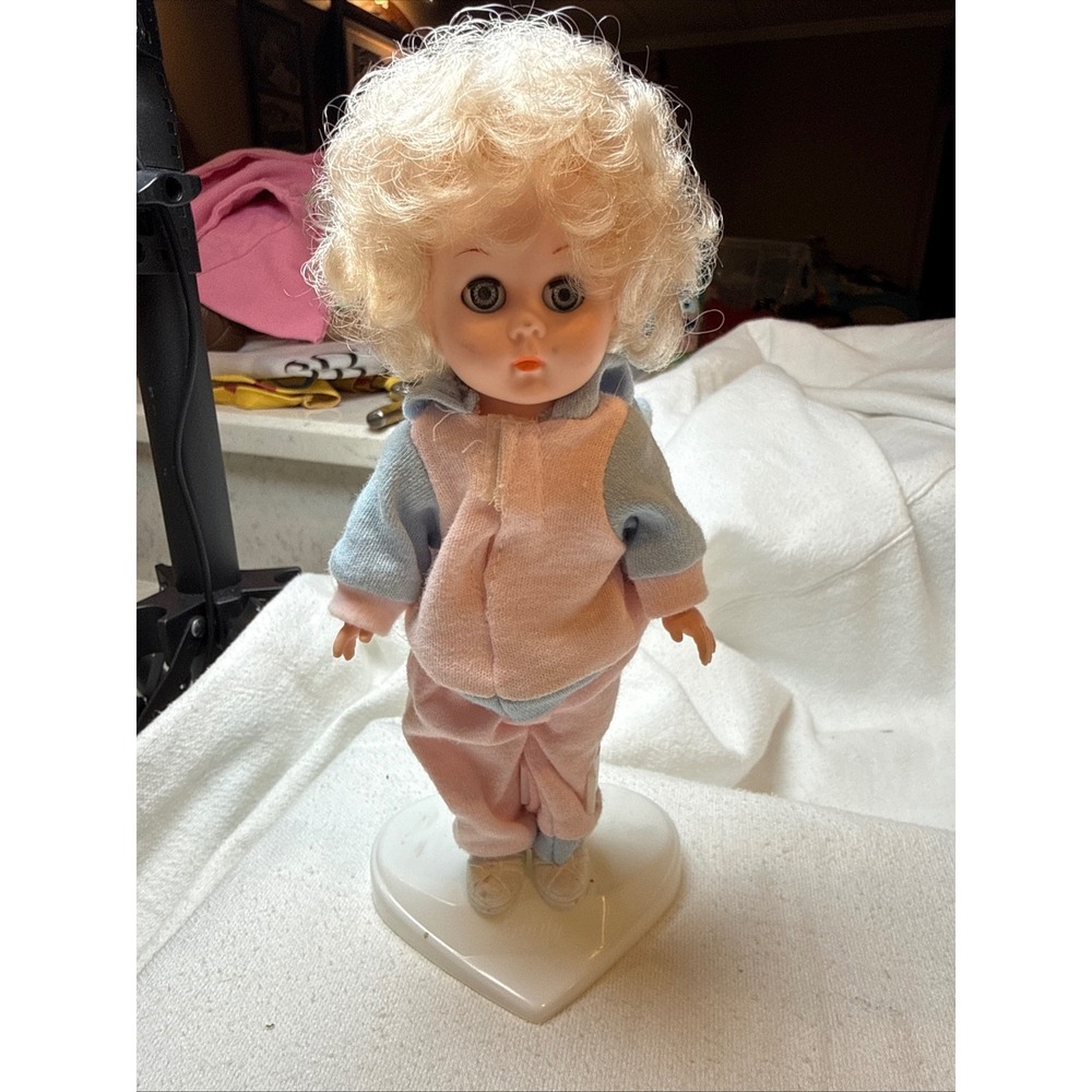 Vogue Dolls 1994 Dakin Inc Doll Blonde‎ Curly Hair Blue Pink Tracksuit Outfit